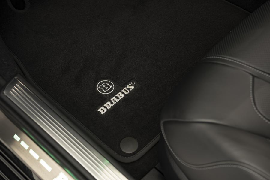 Детали интерьера Mercedes-AMG S63 800 by Brabus (V222) 2020 года  (фото 6 из 26)